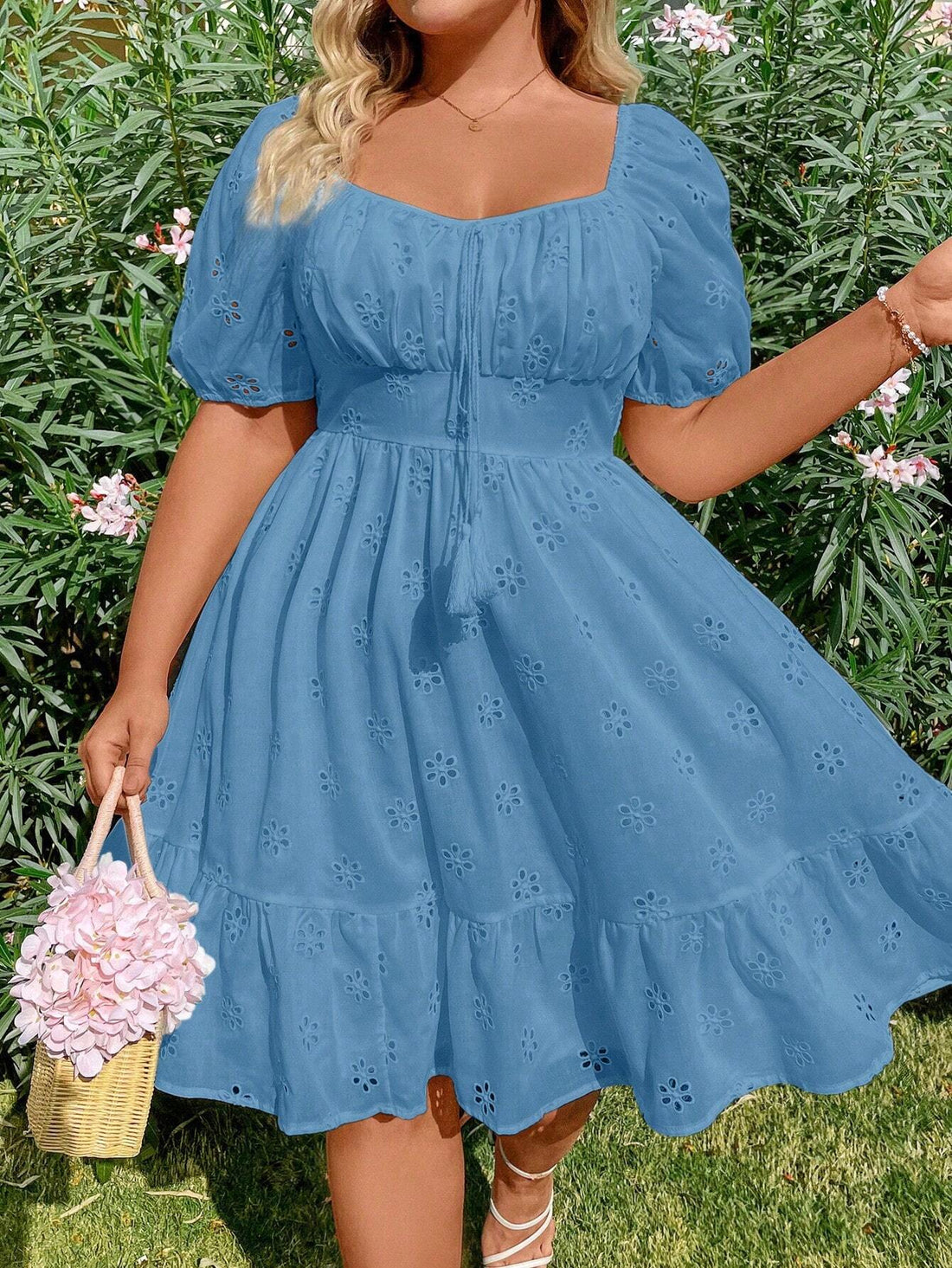 WYWH plus Size Elegant Pleated Chest Cutout Embroidered Dress